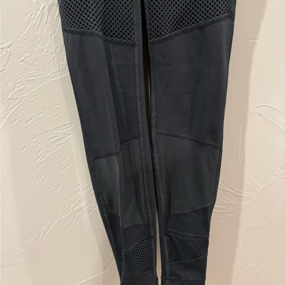 Wunder under high rise leggings with mesh - Picture 3 of 7